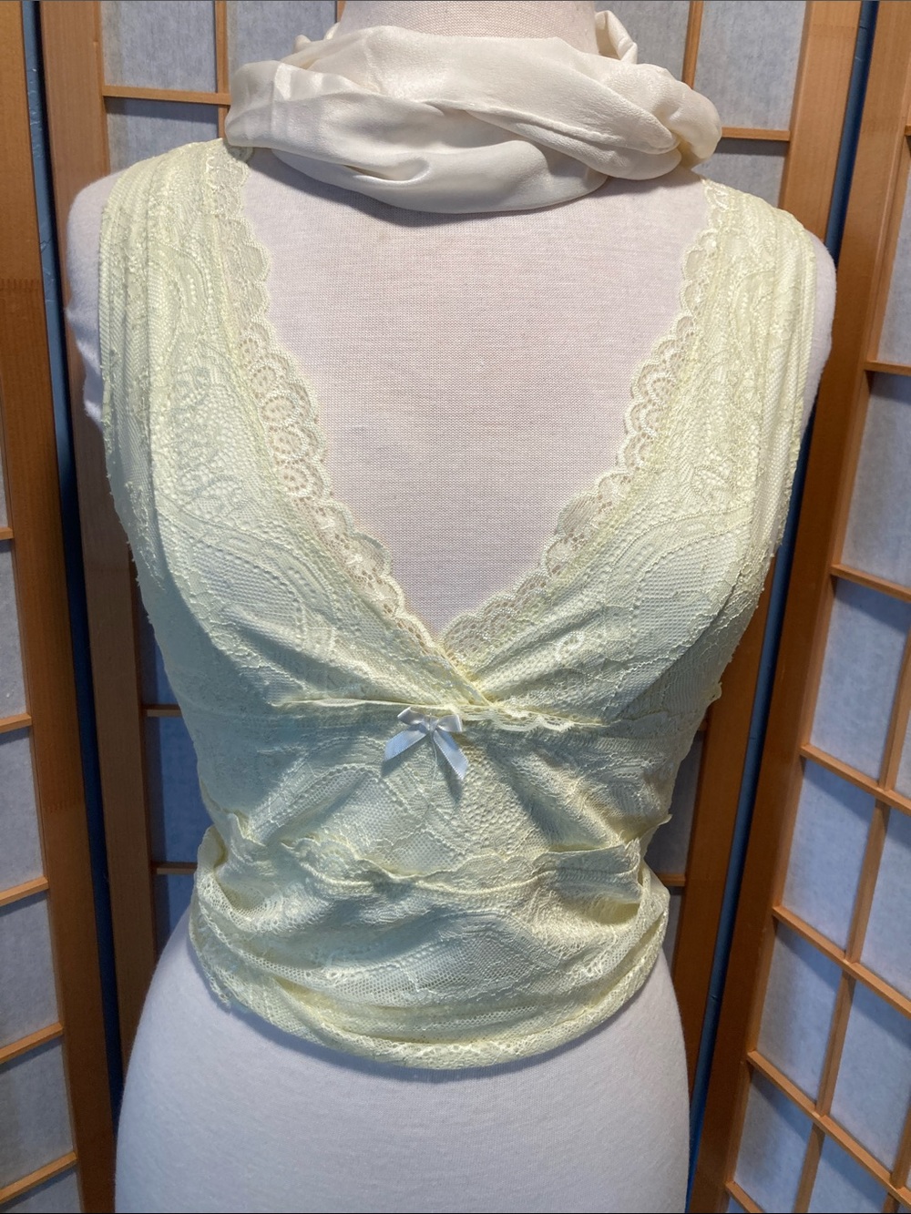 Lace Trim Sleeveless Camisole in Soft Pale Yellow (G17)